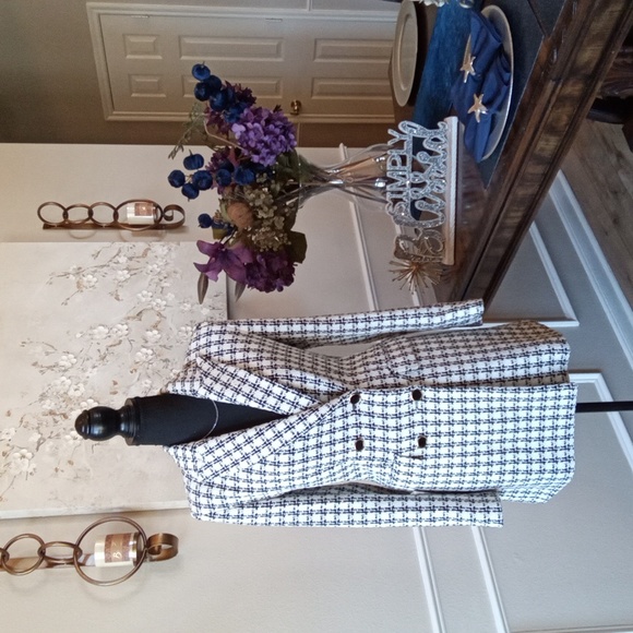 Zara Women's White And Black Double Breasted Tailored Coat. Size M - Picture 17 of 17